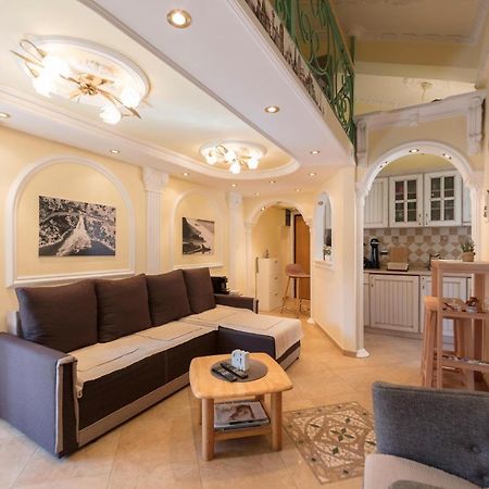 Rhizon Apartment Risan Bagian luar foto